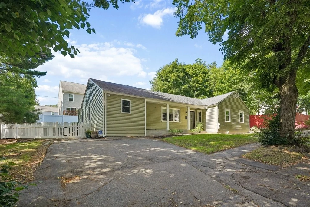 Photo of 45 Adanac Rd