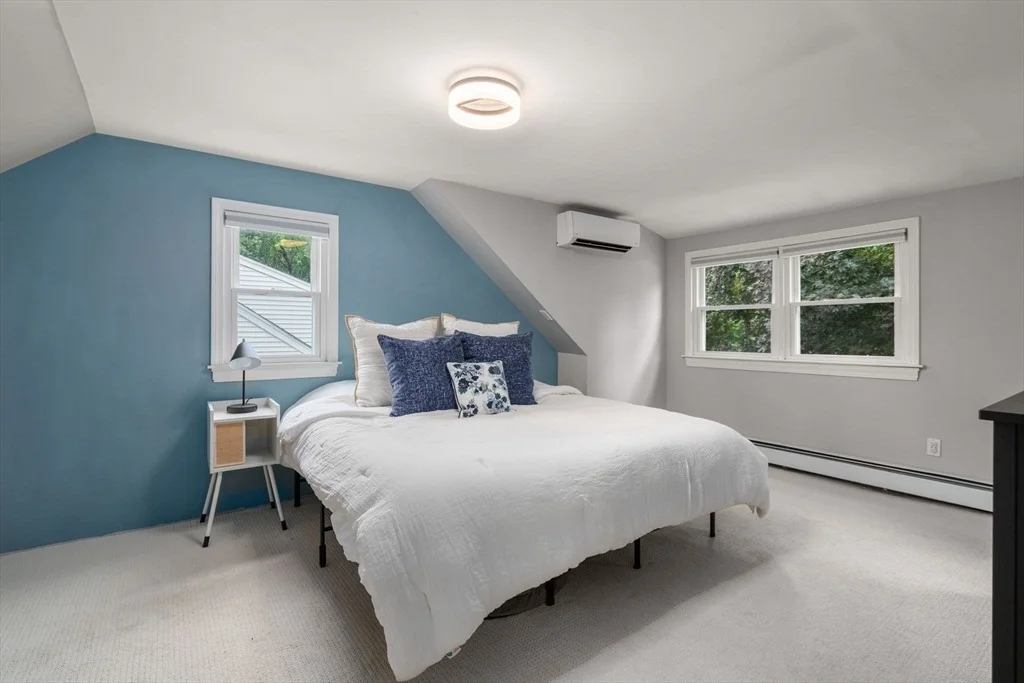 Photo of 55 Joclyn Ave