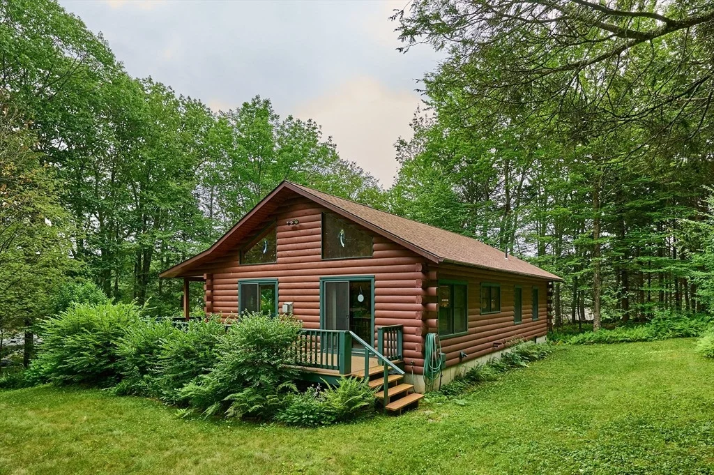 Photo of 35 Briar Hill Rd