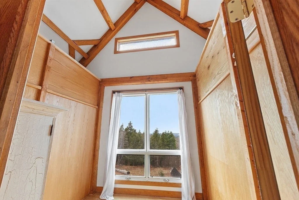 Photo of 102 Lyons Hill Rd