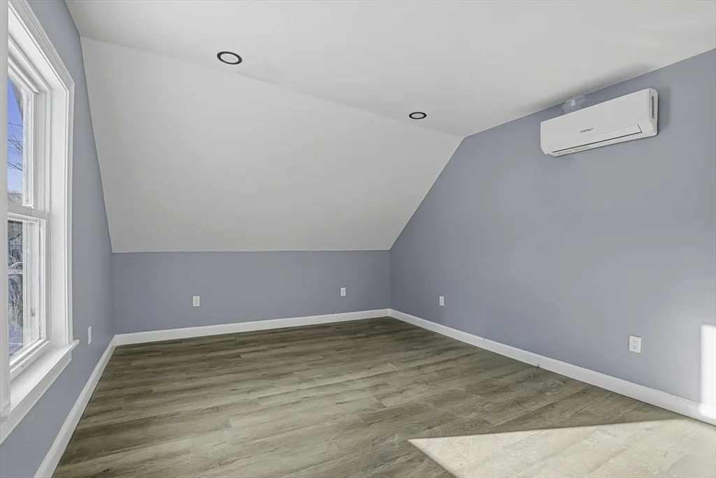 Photo of 140 Spring St