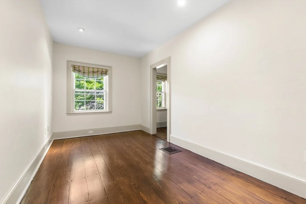 Photo of 33 Chestnut St