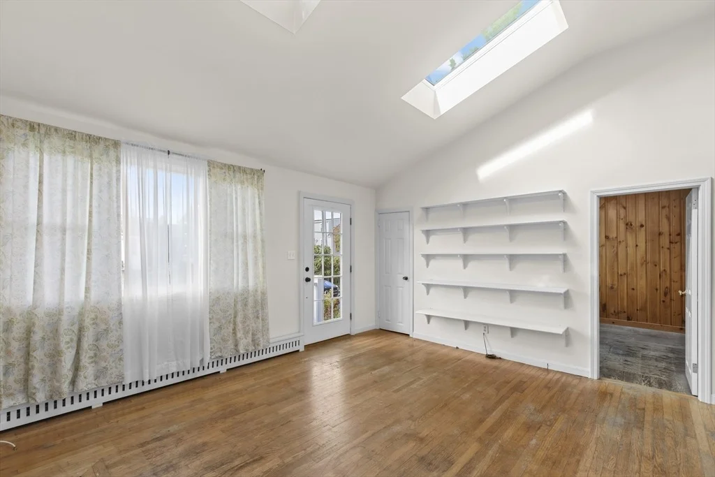 Photo of 51 Tupper Ave