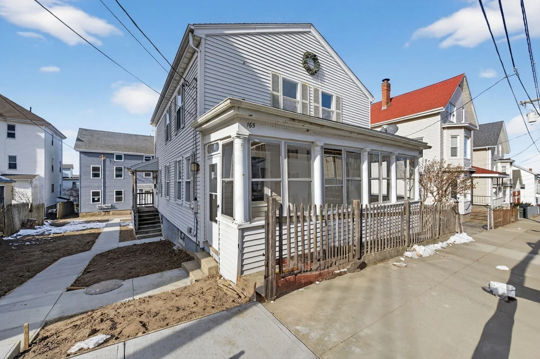Photo of 165 Grant St
