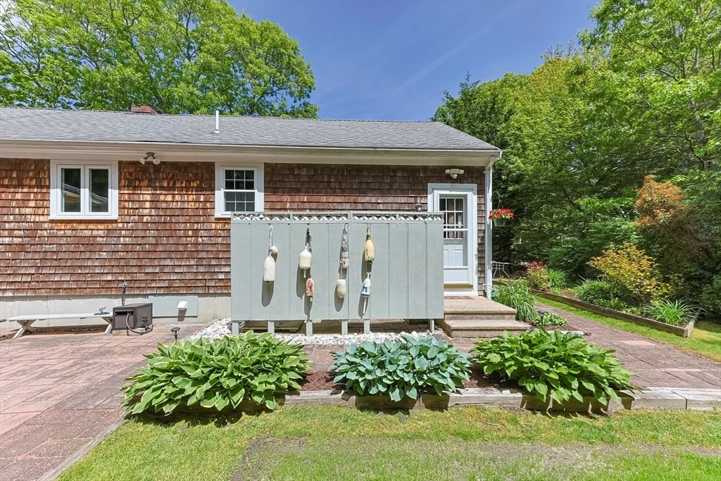 Photo of 825 Lumbert Mill Rd