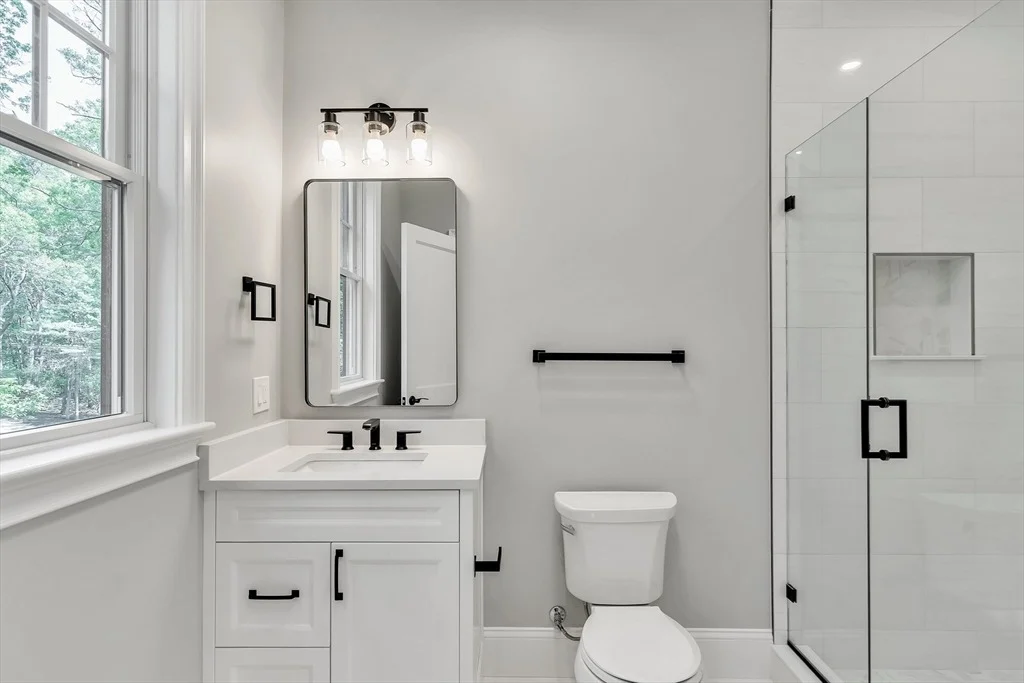 Photo of 18 Heritage Dr