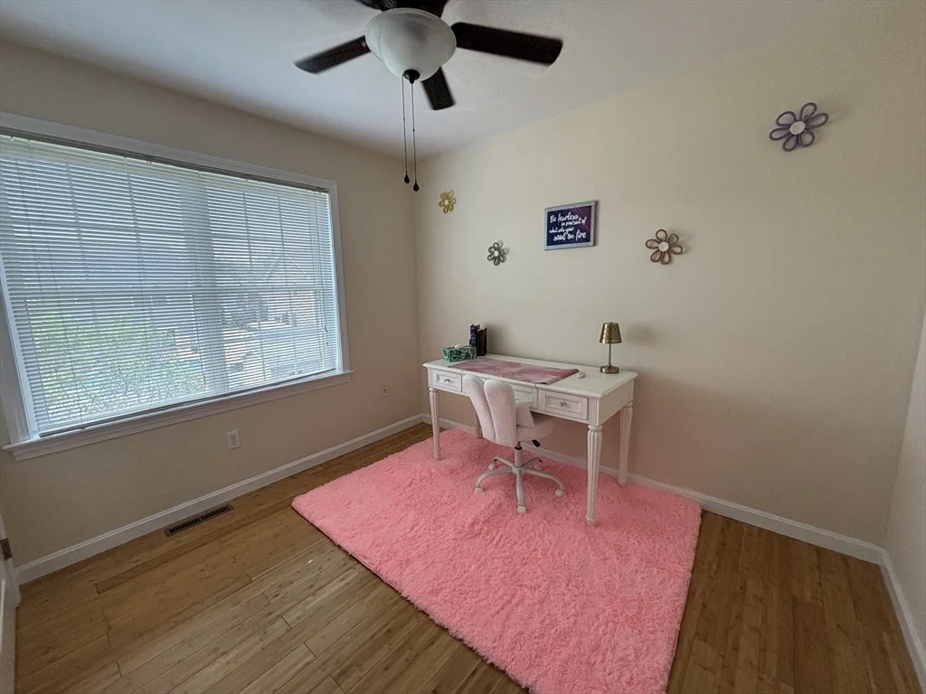 Photo of 266 Christopher Dr