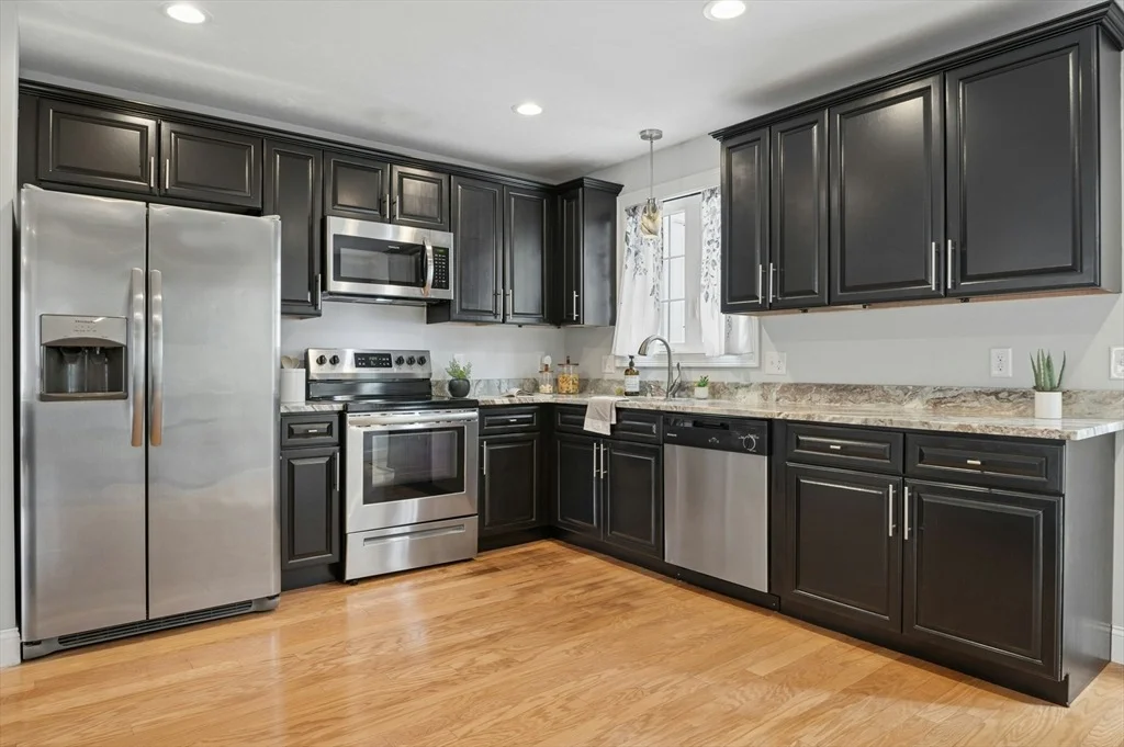 Photo of 129 Derby St