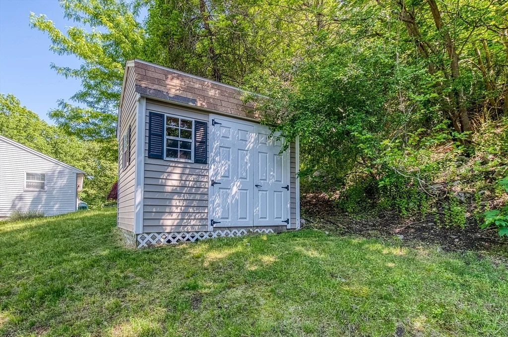 Photo of 33 Overlook Ave