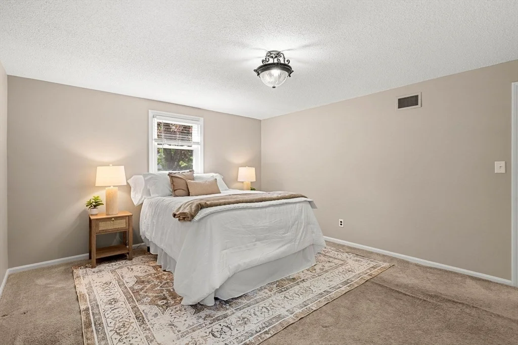Photo of 35 Freeport Dr