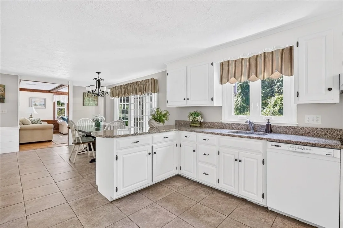 Photo of 293 Mayflower Cir
