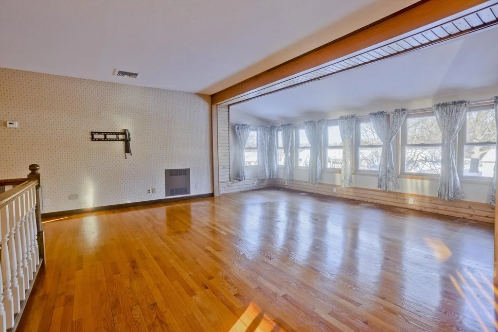 Photo of 119 Oakridge St.