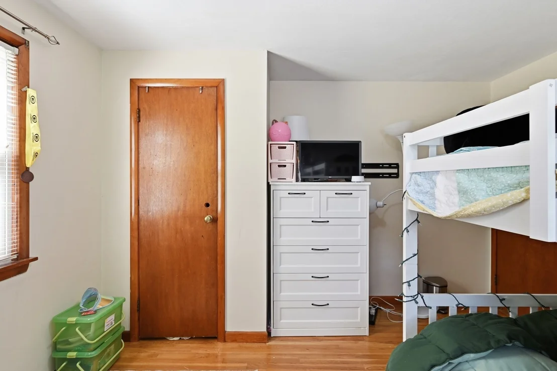 Photo of 42 N Brook Rd