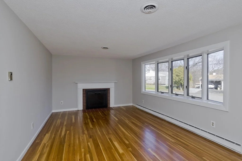 Photo of 185 Fletcher Cir