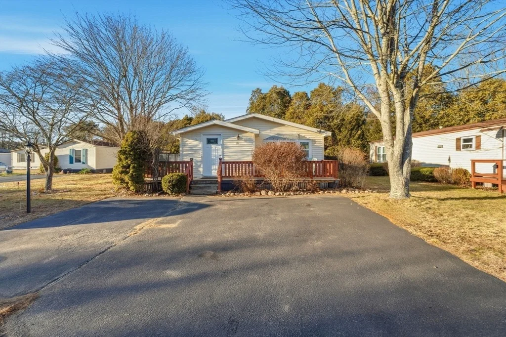 Photo of 10 Lear Dr