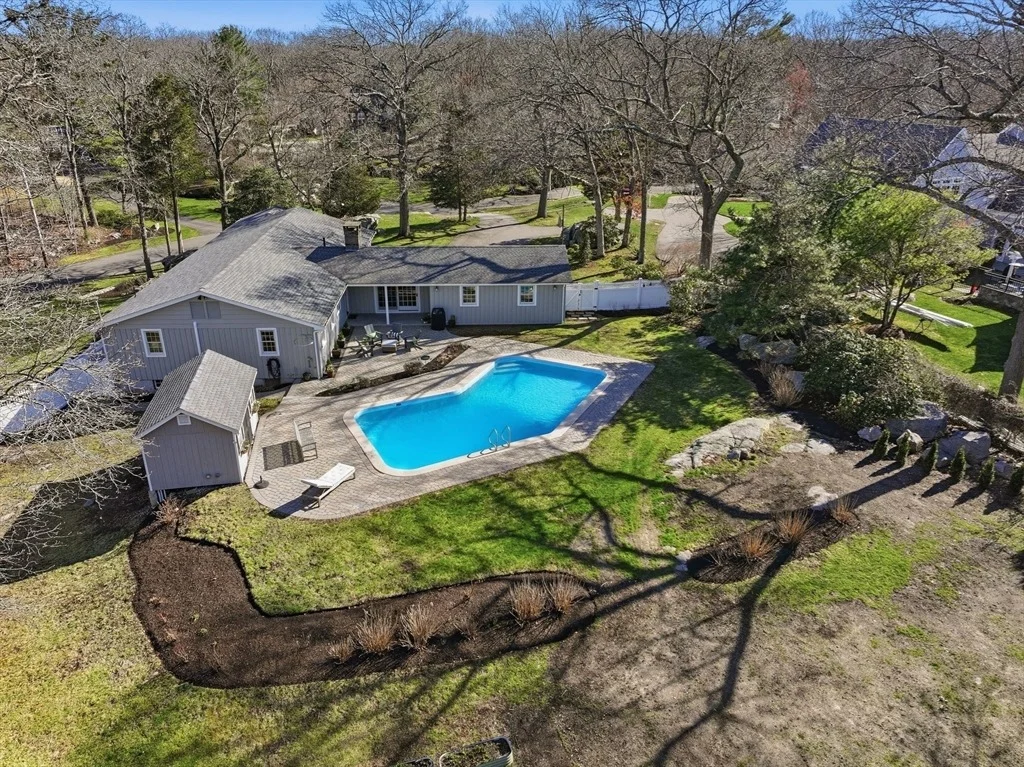 Photo of 10 Boulder Glen Rd