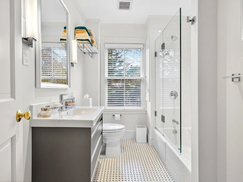 Photo of 32 Donizetti St