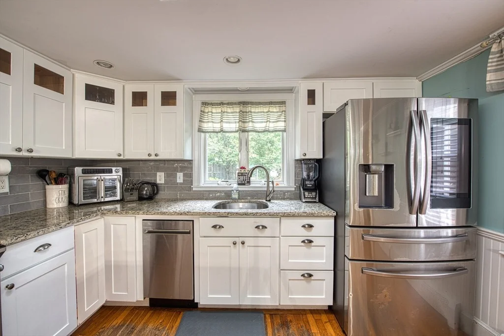 Photo of 30 Edgewood Ln