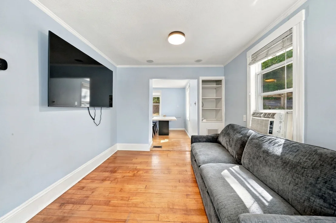 Photo of 6 Clifton Ave