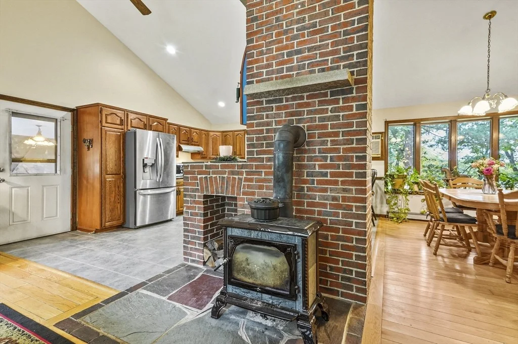 Photo of 28 Beacon Street