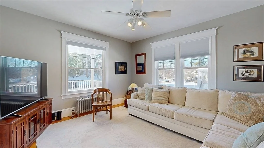 Photo of 907 Pleasant St