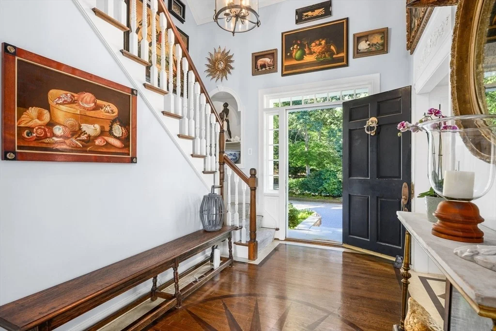 Photo of 245 North Bay Road