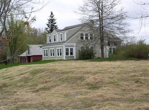 Photo of 906 Williamsville