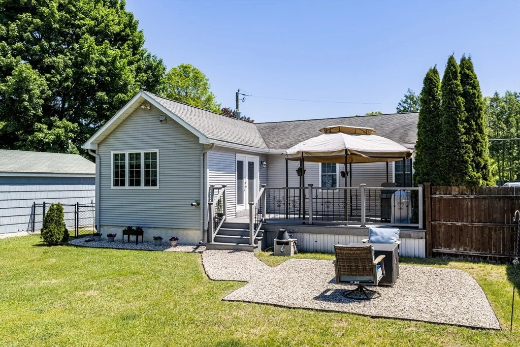 Photo of 46 Rochford Cir