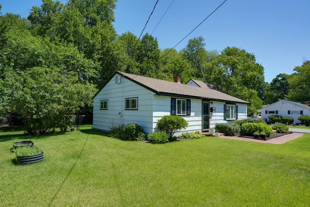 Photo of 20 Ledgewood Dr