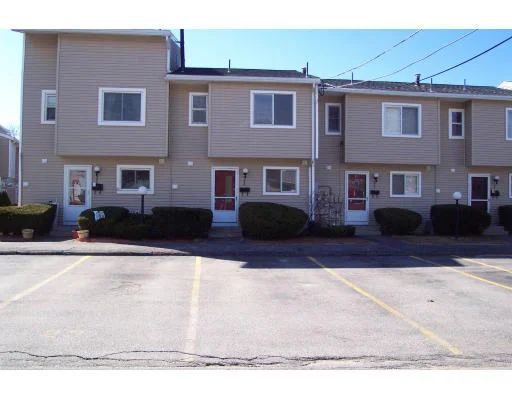 Photo of Unit E at 39 Markham Cir