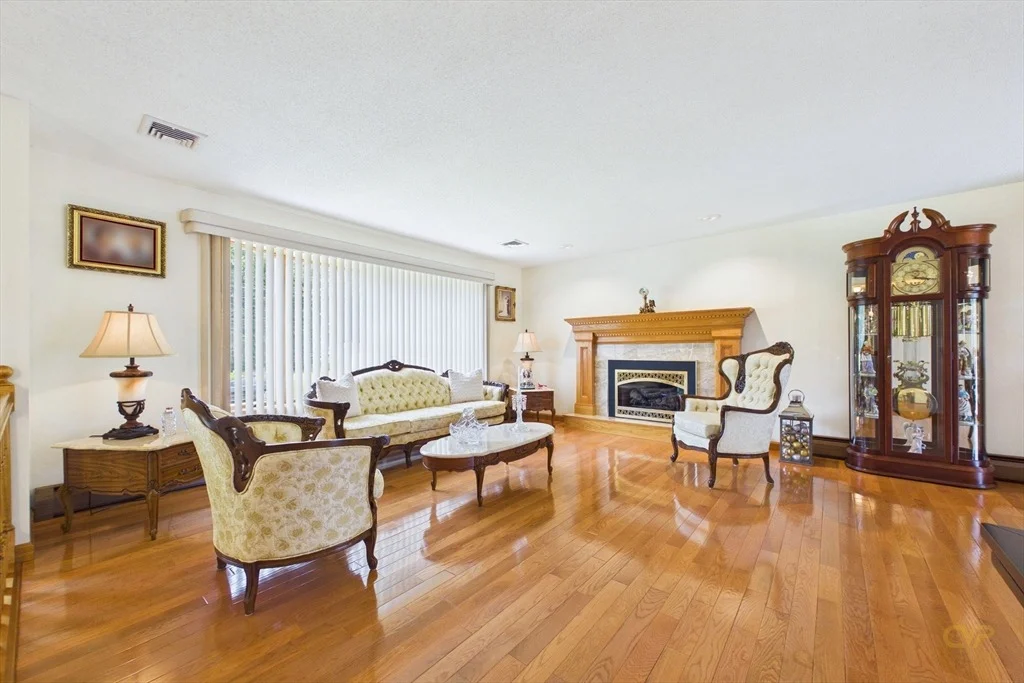 Photo of 38 Cushing Ln