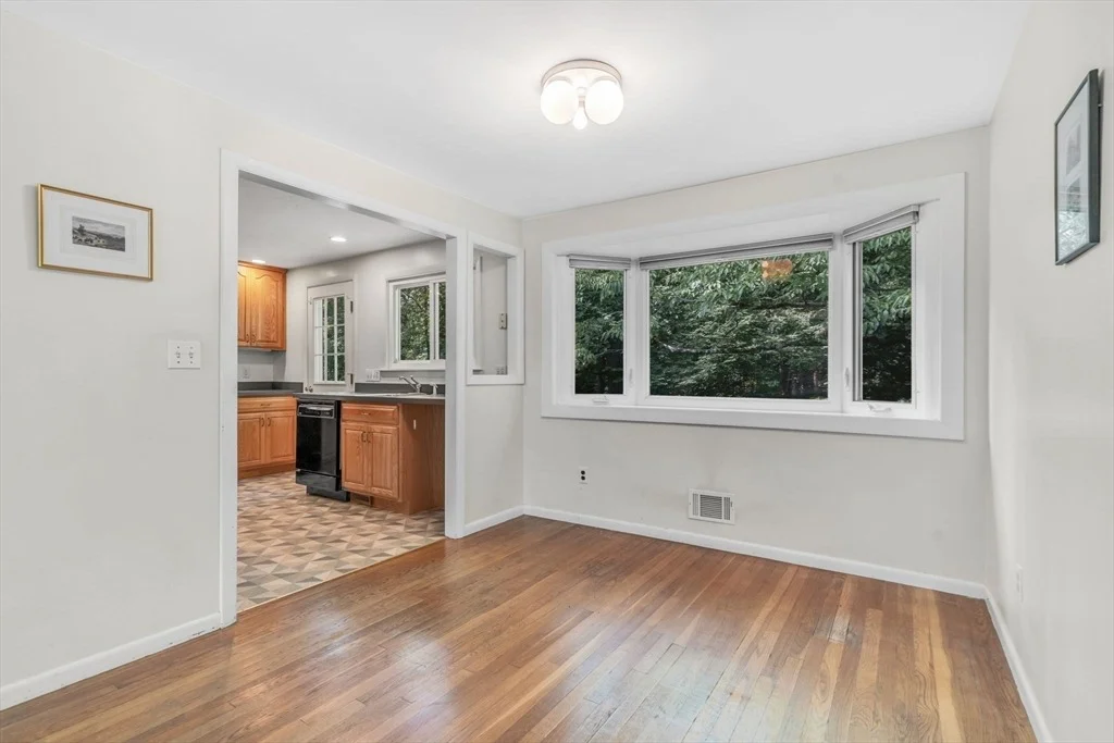 Photo of 10 Westview Rd