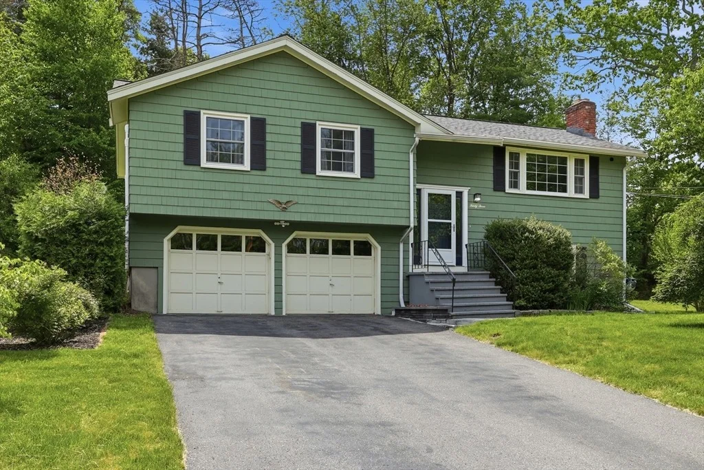 Photo of 33 Simon Willard Rd