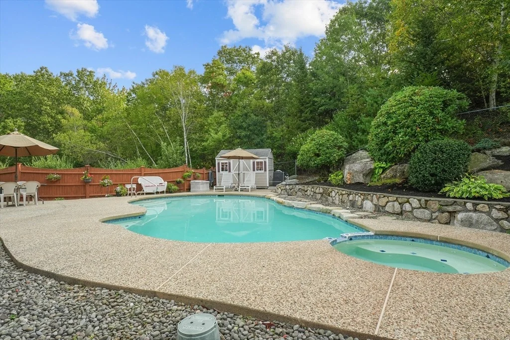 Photo of 325 Den Quarry Road