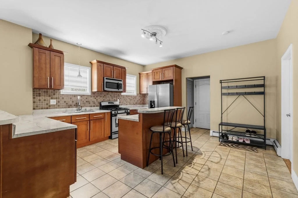 Photo of 998 Middle