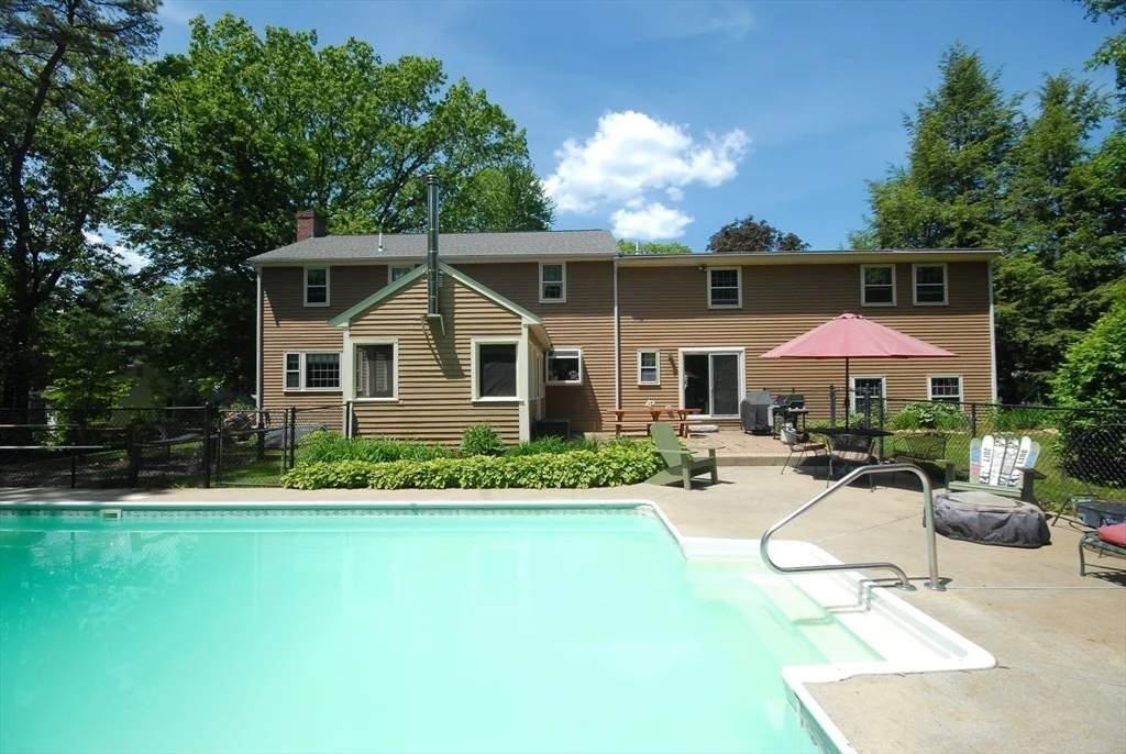 Photo of 7 Country Ln