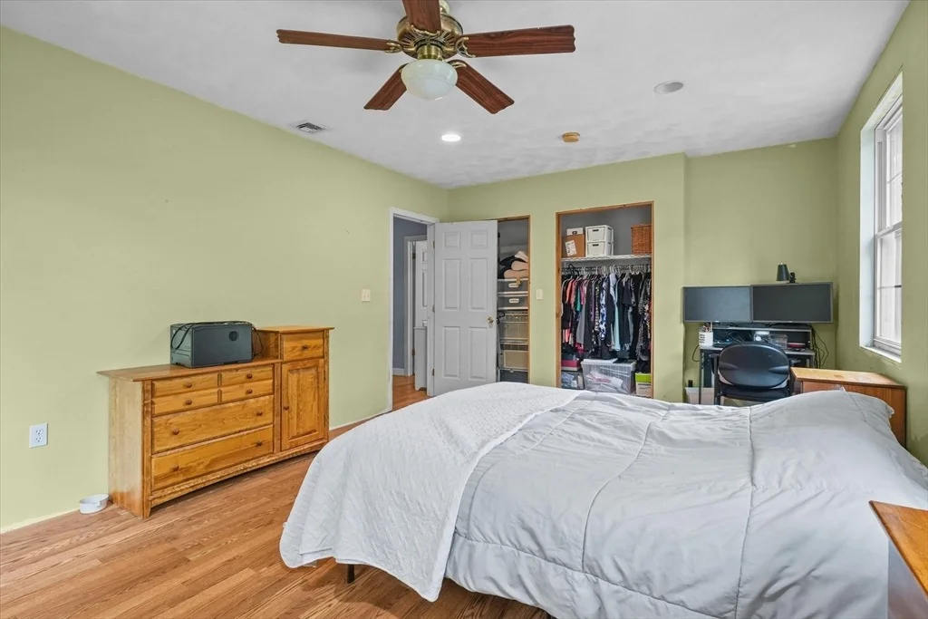 Photo of 18 Larch Rd
