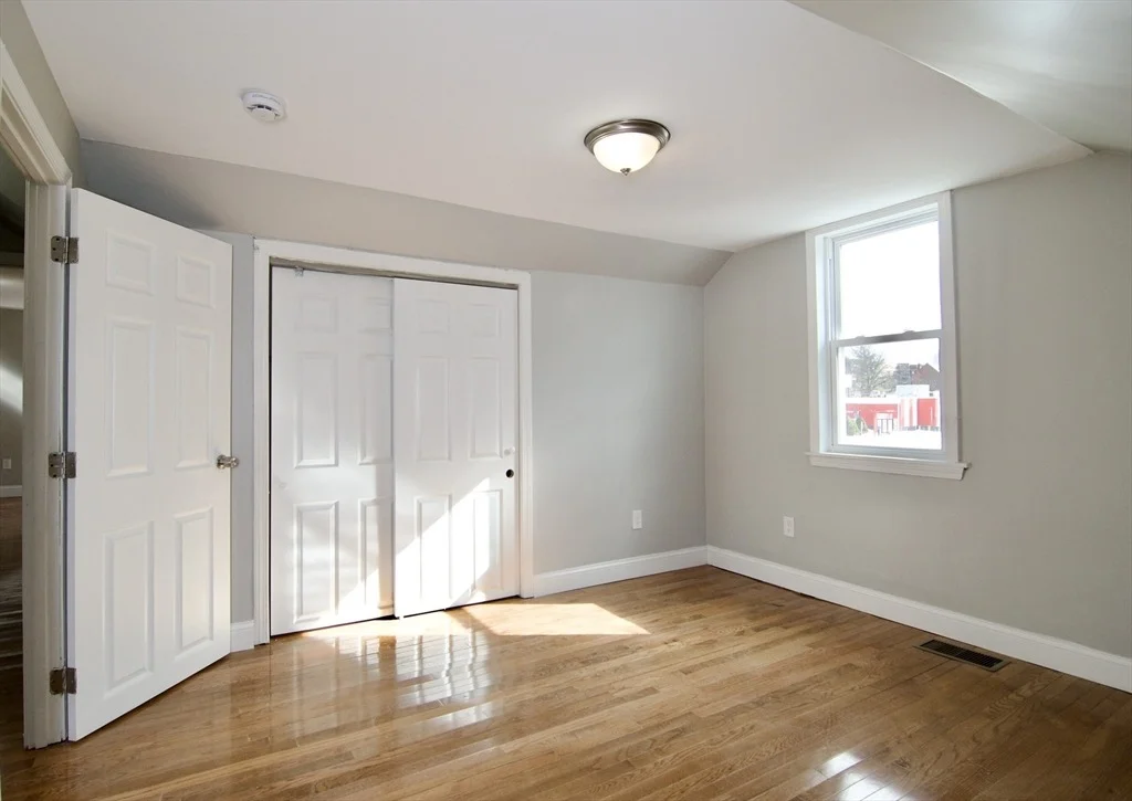 Photo of 63 Bay St