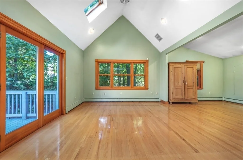 Photo of 10 Lorraine Cir