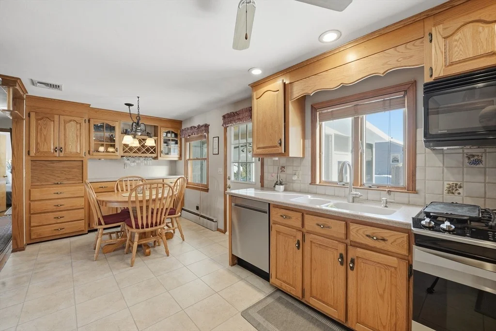 Photo of 144 River Rd