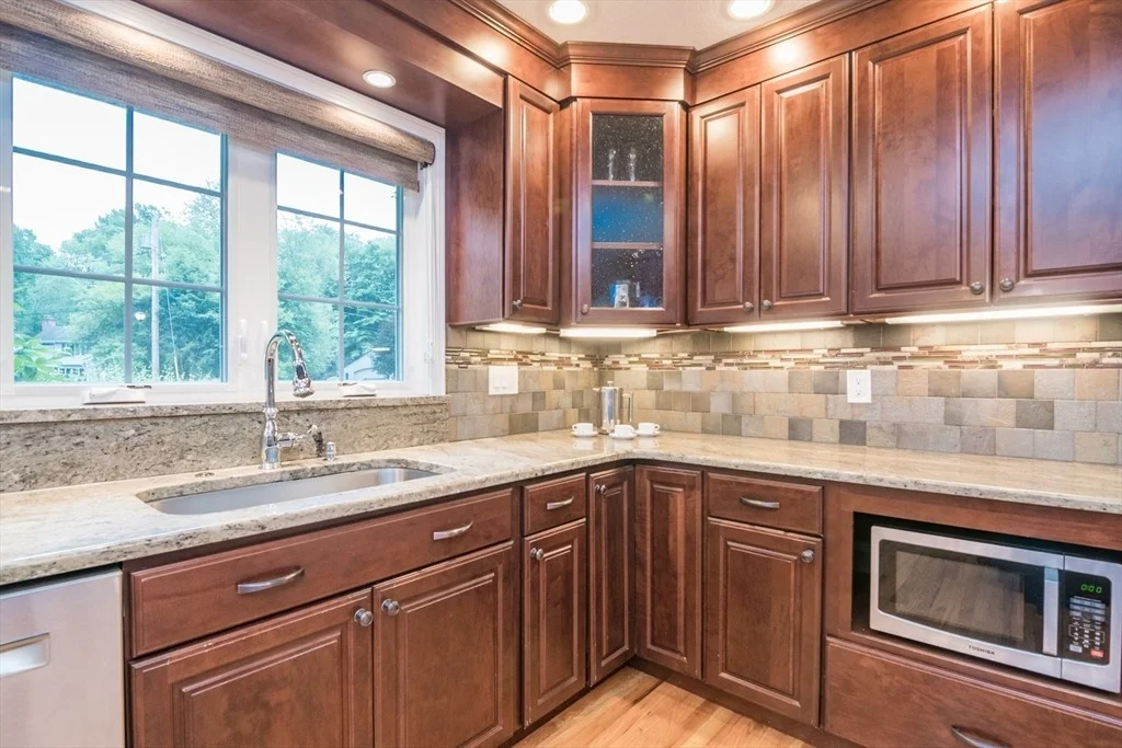 Photo of 42 Elizabeth Cir