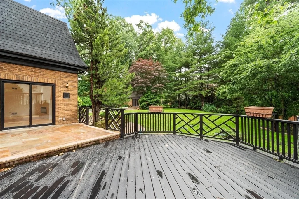 Photo of 21 Wildewood Dr