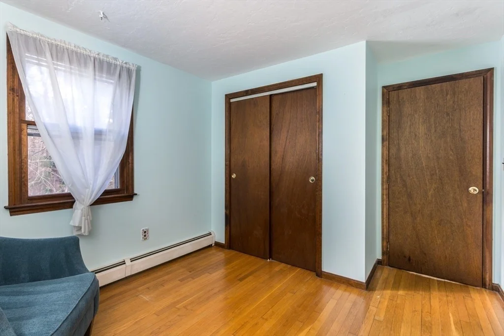 Photo of 955 Summer Street
