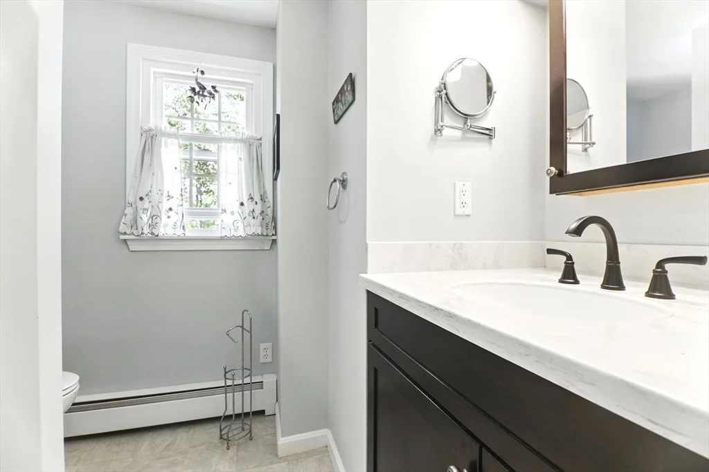 Photo of 230 Meadowlark Dr