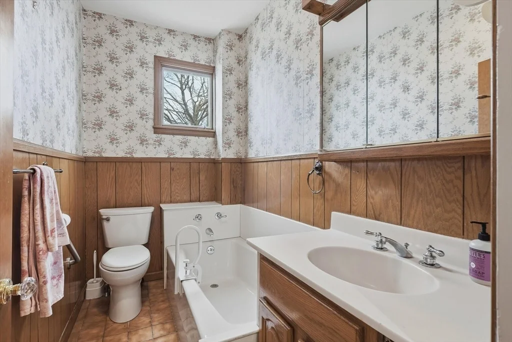 Photo of 4 Beach Ave