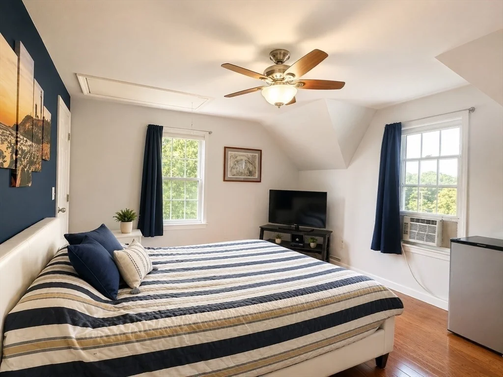 Photo of 70 Pine Grove Ave