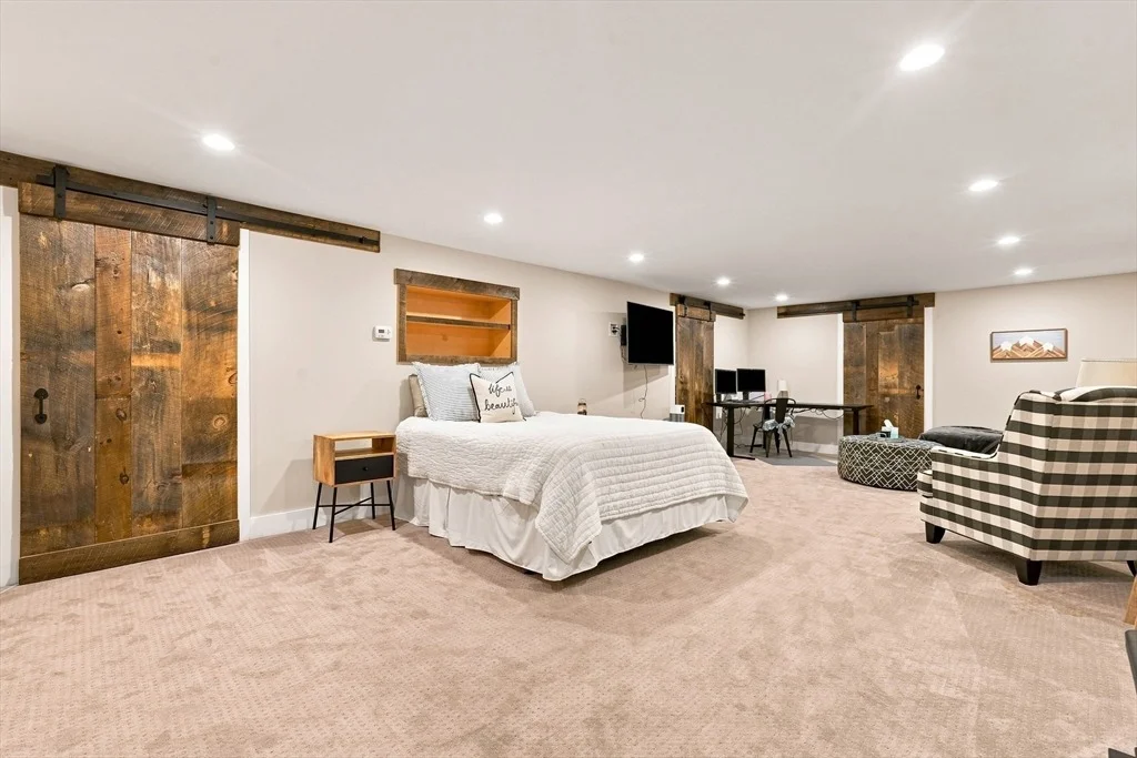 Photo of 51 Barton Ave