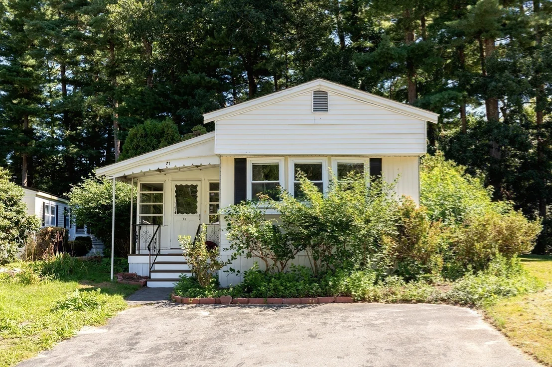 Photo of 71 Maplewood Dr
