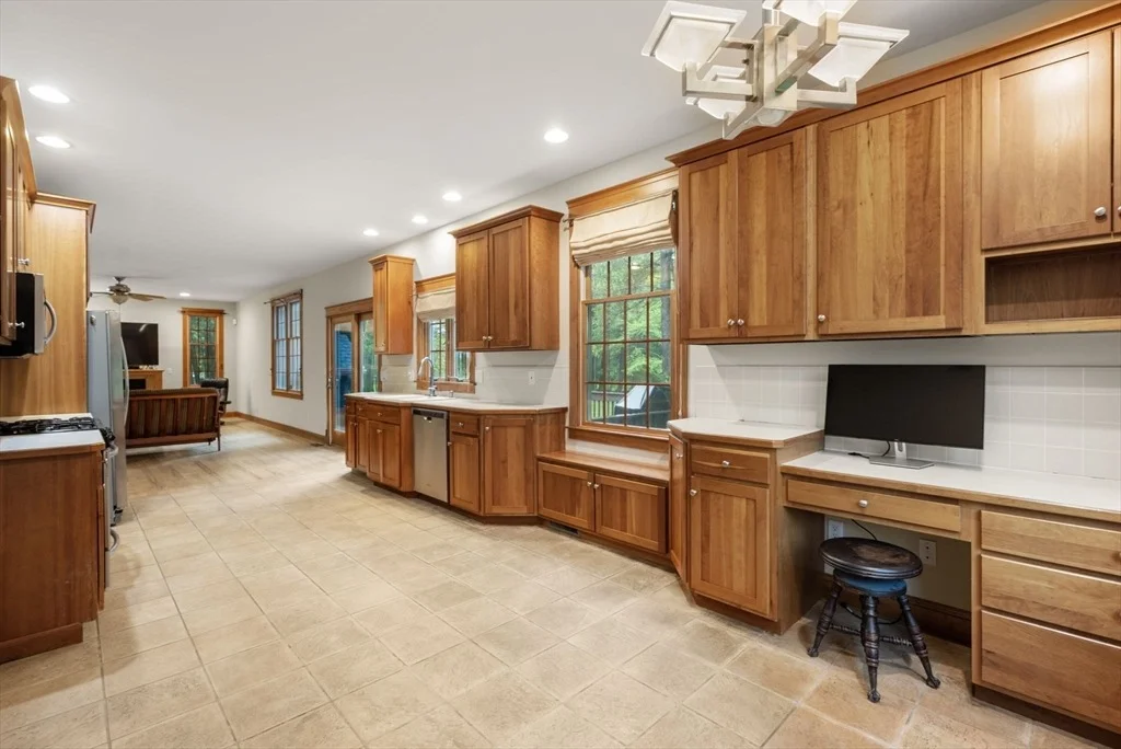 Photo of 44 Carillon Cir