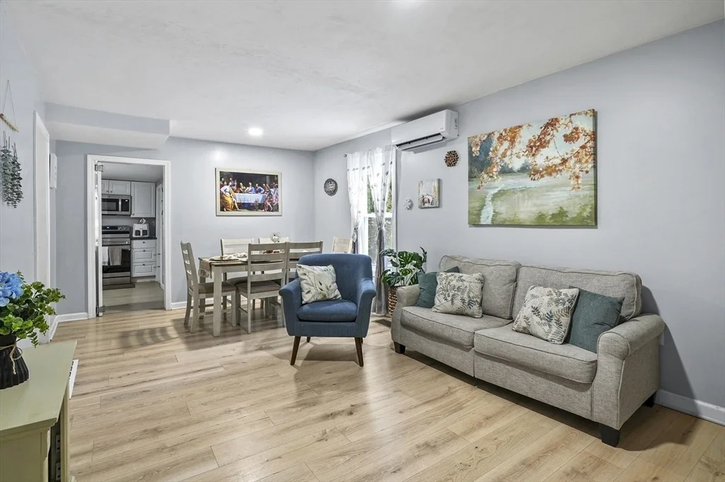 Photo of 113 Roosevelt Avenue